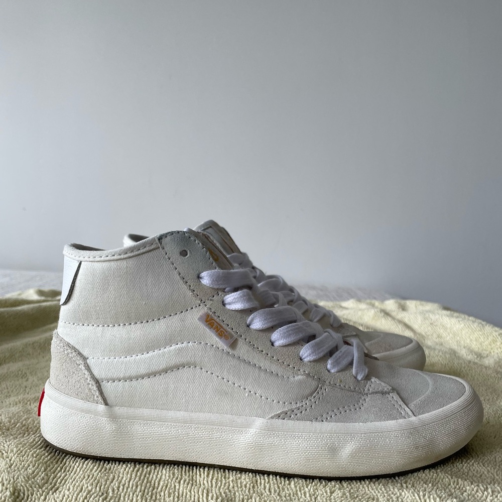 The Lizzies from Vans. Marshmallow / True White. 5 W
